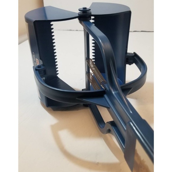 COPY - New Petco claw Pooper Scooper for dogs - Works Great on grass, gravel an… - Picture 5 of 12